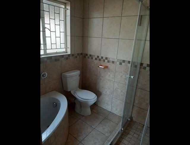 FARM FOR SALE IN AGRICULTURAL HOLDING 400